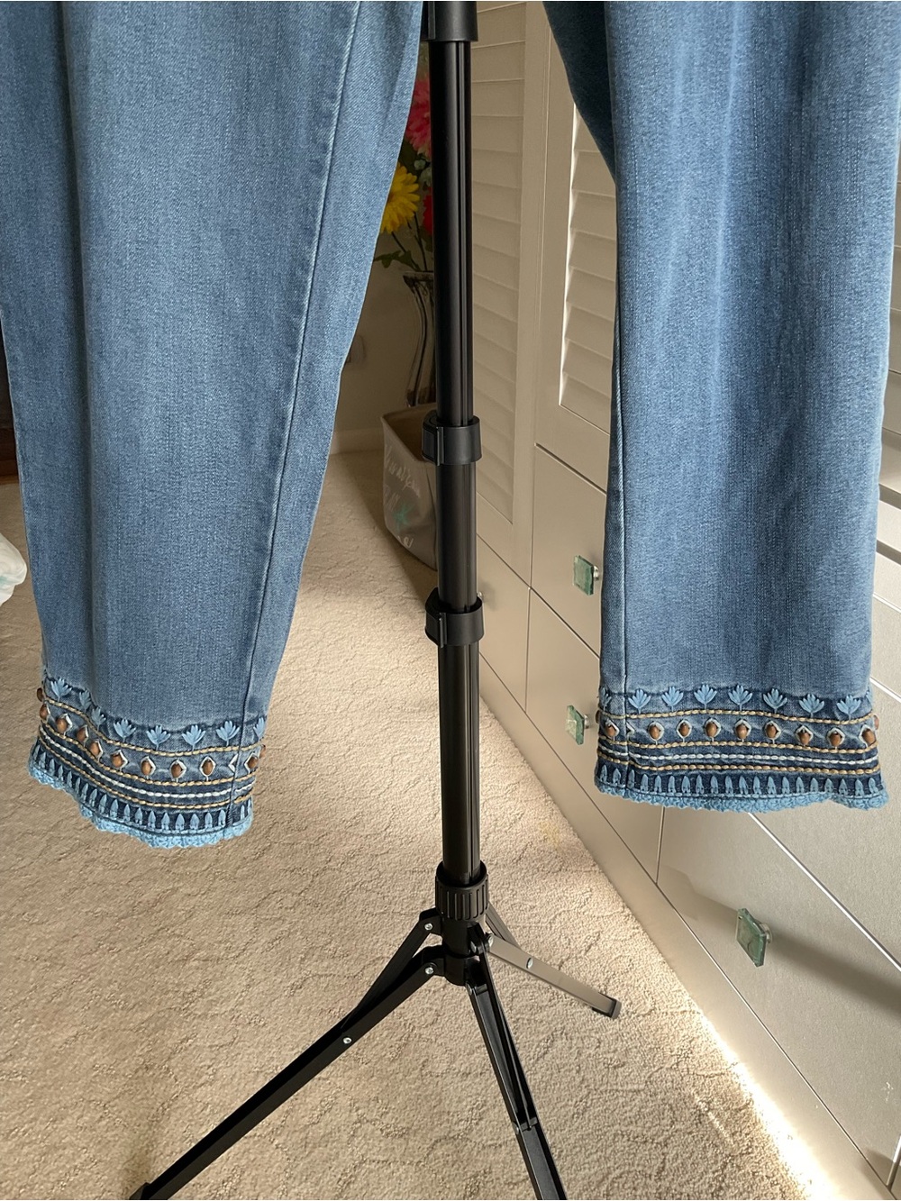Ruby Rd. Light Blue Embroidered Cropped Jeans SHIPS NOW NEW! - Picture 9 of 9